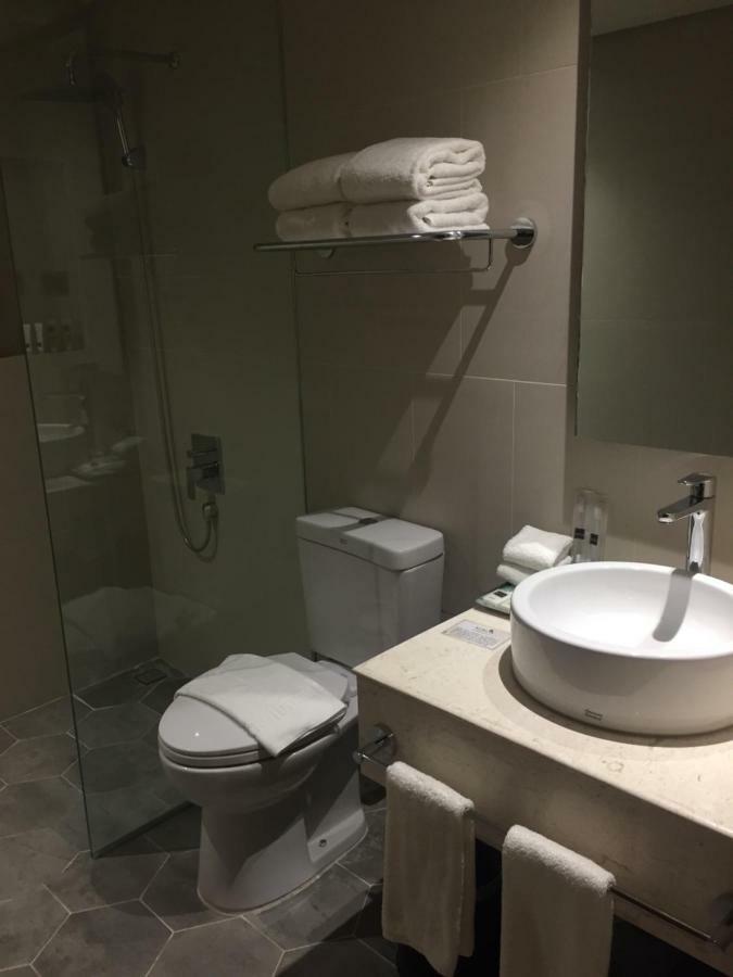 Acacia Hotel